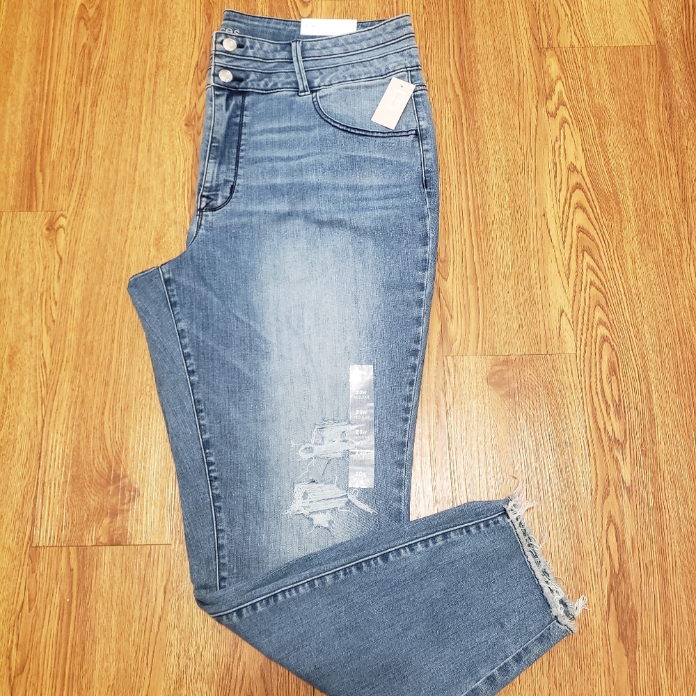 NEW!! Women's Maurices Super High Rise jeggings